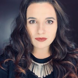 Meet your Posher, Abigail